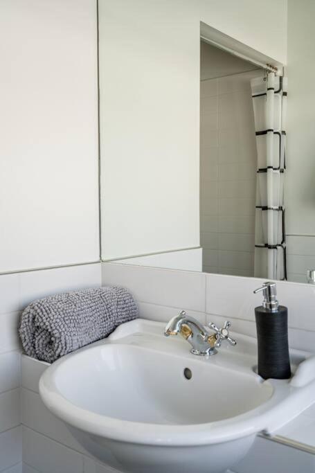 Spacious Penthouse With Spectacular Harbour Views! Auckland Eksteriør bilde