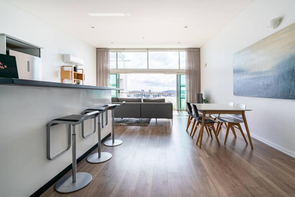 Spacious Penthouse With Spectacular Harbour Views! Auckland Eksteriør bilde